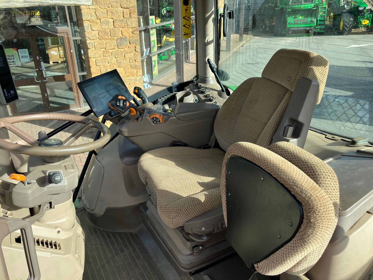 John Deere 6R 215 - Tractor: foto 5 John Deere 6R 215 - Tractor: foto 5