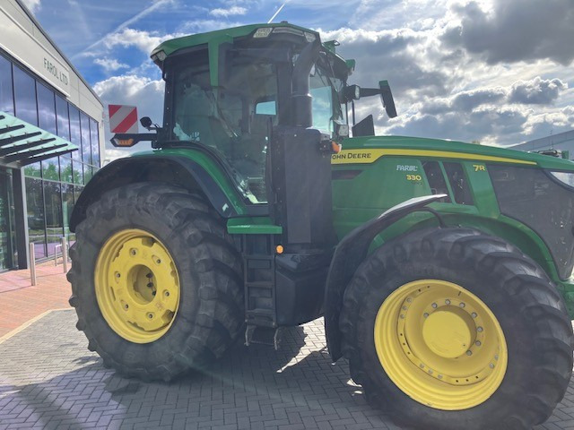 John Deere 7R 330 - Tractor: foto 3 John Deere 7R 330 - Tractor: foto 3