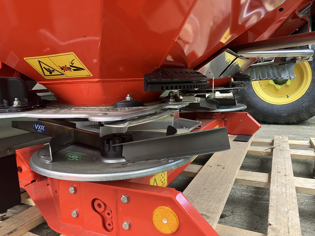 Leasing de  Kuhn Axis 40.2 M-EMC-W Kuhn Axis 40.2 M-EMC-W: foto 9