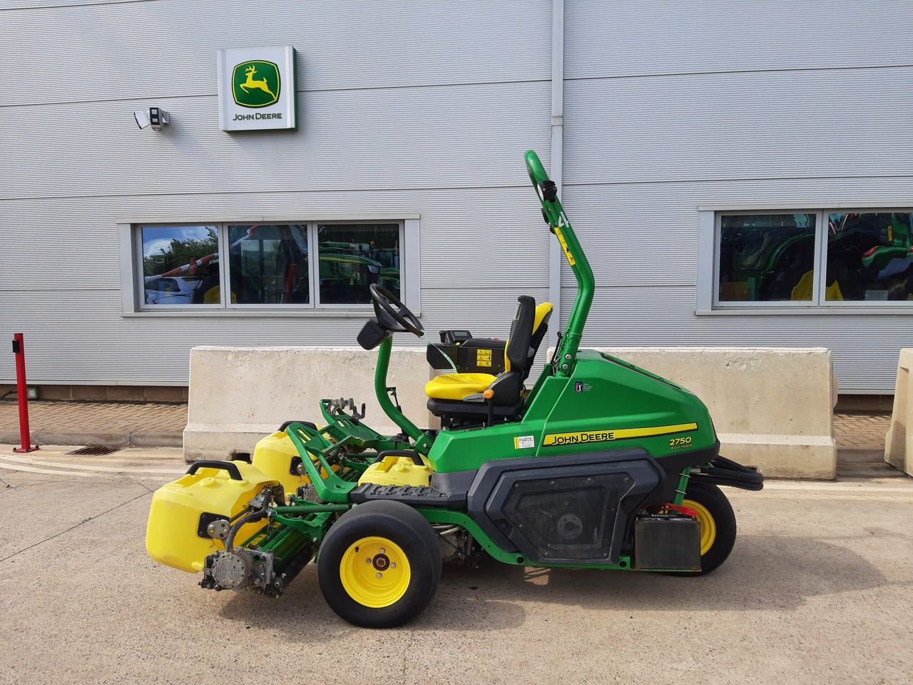 John Deere 2750E Greens Triple - Otra maquinaria: foto 1 John Deere 2750E Greens Triple - Otra maquinaria: foto 1