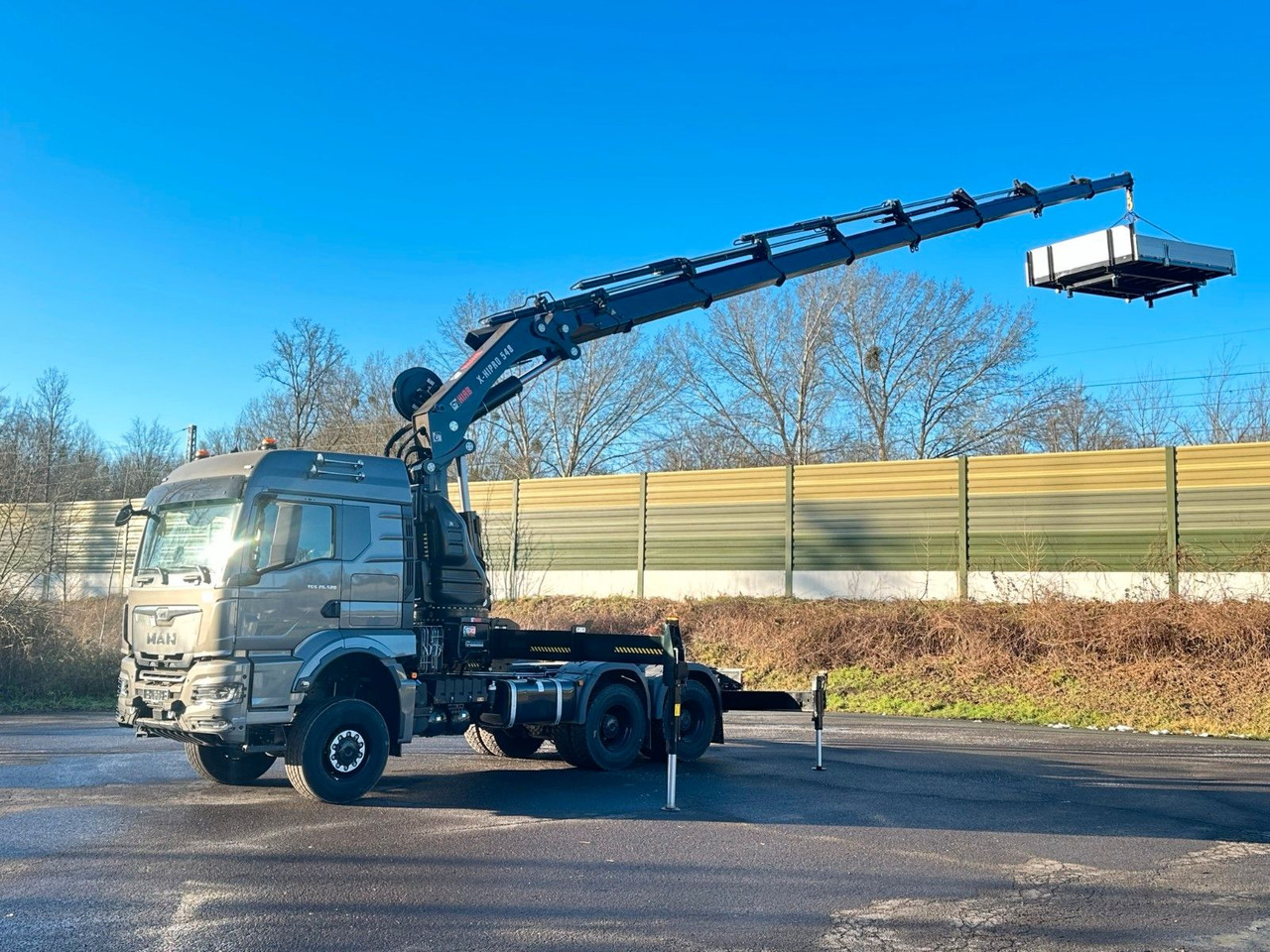 MAN TGS 26.520 6x6 Kran HIAB X-HIPRO 548E-8 - Cabeza tractora: foto 1 MAN TGS 26.520 6x6 Kran HIAB X-HIPRO 548E-8 - Cabeza tractora: foto 1
