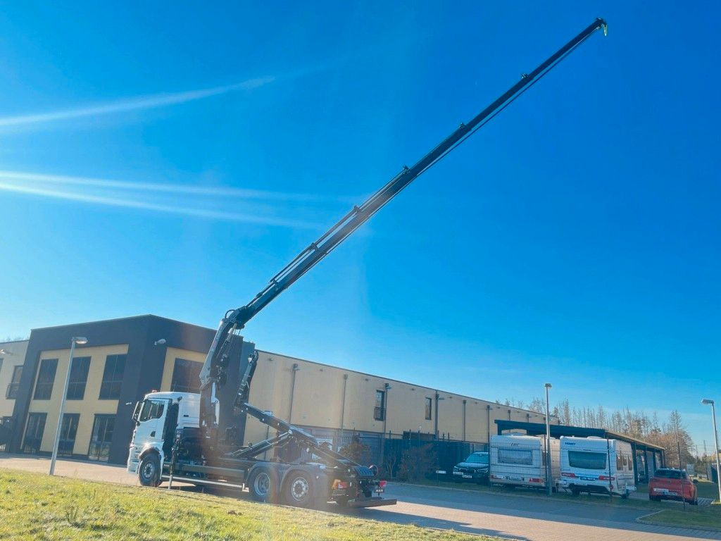 MAN TGS 26.470 6x2 Abrollkipper + Kran Hiab 228-6 - Camión multibasculante, Camión grúa: foto 4 MAN TGS 26.470 6x2 Abrollkipper + Kran Hiab 228-6 - Camión multibasculante, Camión grúa: foto 4