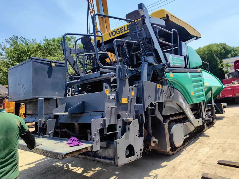 High Quality Used VOGELE 2100-3L Paver Construction Machinery Good Condition VOGELE Paver - Pavimentadora de asfalto: foto 2 High Quality Used VOGELE 2100-3L Paver Construction Machinery Good Condition VOGELE Paver - Pavimentadora de asfalto: foto 2