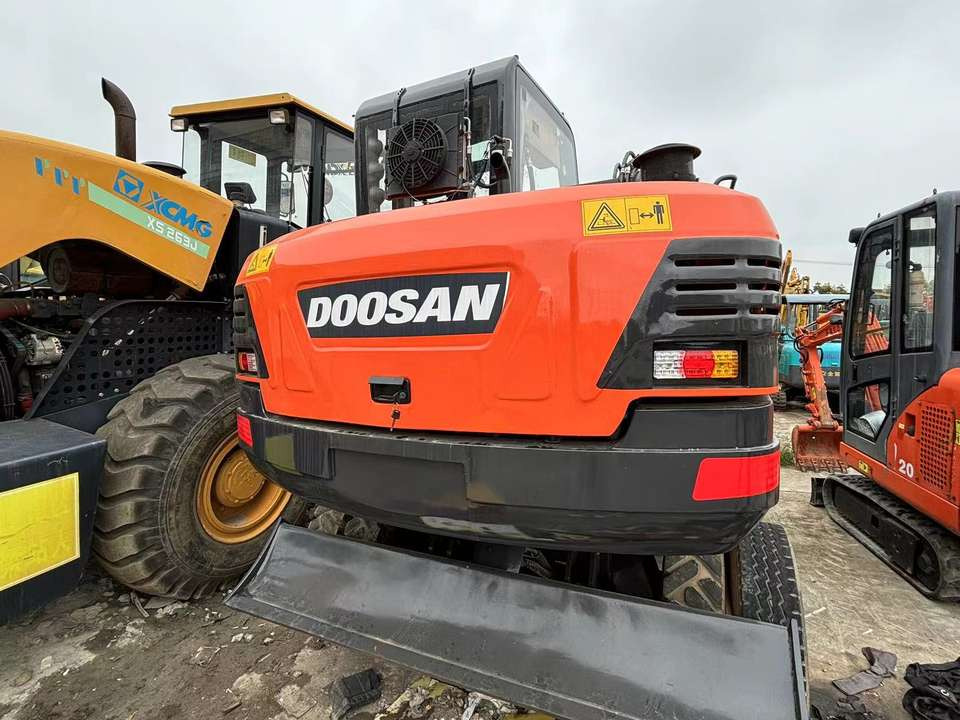 Hot Sale Used Doosan Dx75 Small 7.5t Wheel Excavator South Korea DX75 Mini Excavator for Sale Good Condition - Excavadora de cadenas: foto 4 Hot Sale Used Doosan Dx75 Small 7.5t Wheel Excavator South Korea DX75 Mini Excavator for Sale Good Condition - Excavadora de cadenas: foto 4