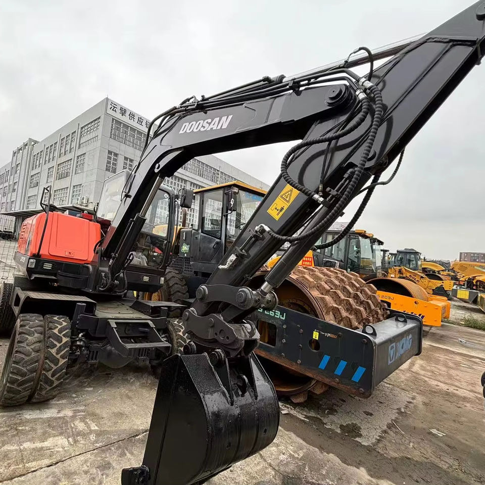 Hot Sale Used Doosan Dx75 Small 7.5t Wheel Excavator South Korea DX75 Mini Excavator for Sale Good Condition - Excavadora de cadenas: foto 1 Hot Sale Used Doosan Dx75 Small 7.5t Wheel Excavator South Korea DX75 Mini Excavator for Sale Good Condition - Excavadora de cadenas: foto 1