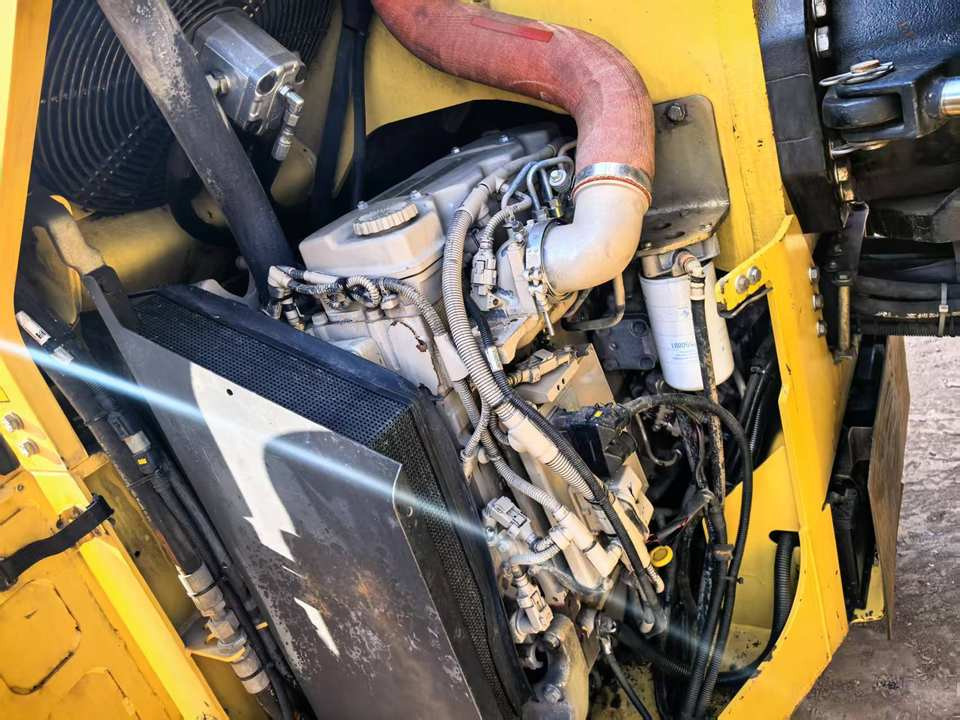 Hot Sale Used Dynapac CC6200 Road Roller Good Condition Double Steel Wheel Original Sweden Construction Machine Cheap Loader - Apisonadora de asfalto: foto 4 Hot Sale Used Dynapac CC6200 Road Roller Good Condition Double Steel Wheel Original Sweden Construction Machine Cheap Loader - Apisonadora de asfalto: foto 4