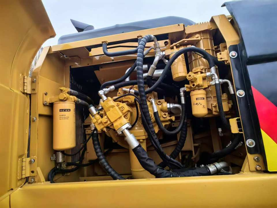 Low Price Used Caterpillar CAT 330D2L Excavators 33 TON 1.5M³ Bucket Capacity CN 2022 Machinery Test Report Track Shoes Included - Excavadora de cadenas: foto 4 Low Price Used Caterpillar CAT 330D2L Excavators 33 TON 1.5M³ Bucket Capacity CN 2022 Machinery Test Report Track Shoes Included - Excavadora de cadenas: foto 4