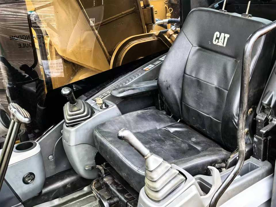 Low Price Used Caterpillar CAT 330D2L Excavators 33 TON 1.5M³ Bucket Capacity CN 2022 Machinery Test Report Track Shoes Included - Excavadora de cadenas: foto 3 Low Price Used Caterpillar CAT 330D2L Excavators 33 TON 1.5M³ Bucket Capacity CN 2022 Machinery Test Report Track Shoes Included - Excavadora de cadenas: foto 3
