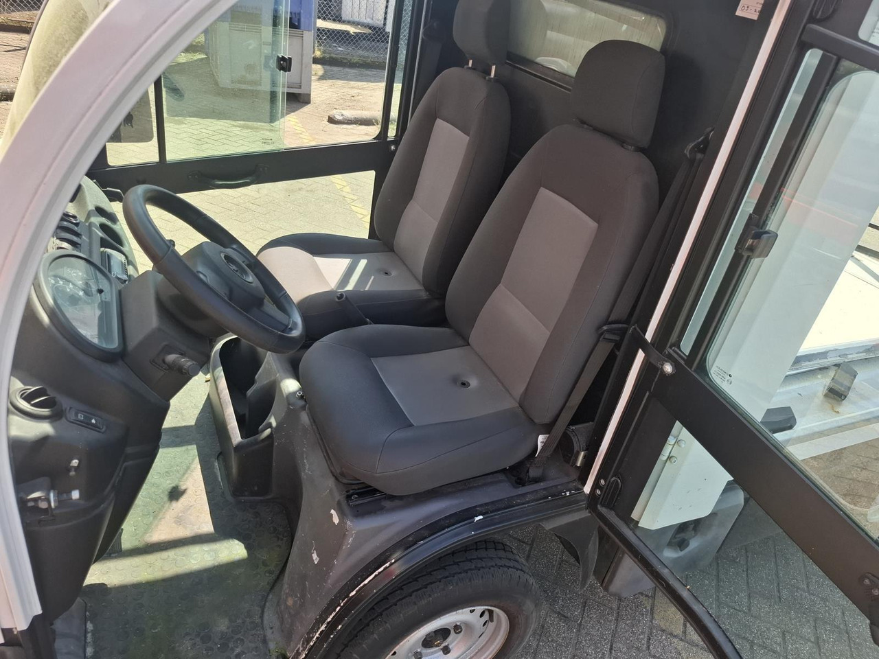 Aixam Mega E-Worker Elektrische Bakwagen RK-437-P - Carrito de golf: foto 2 Aixam Mega E-Worker Elektrische Bakwagen RK-437-P - Carrito de golf: foto 2
