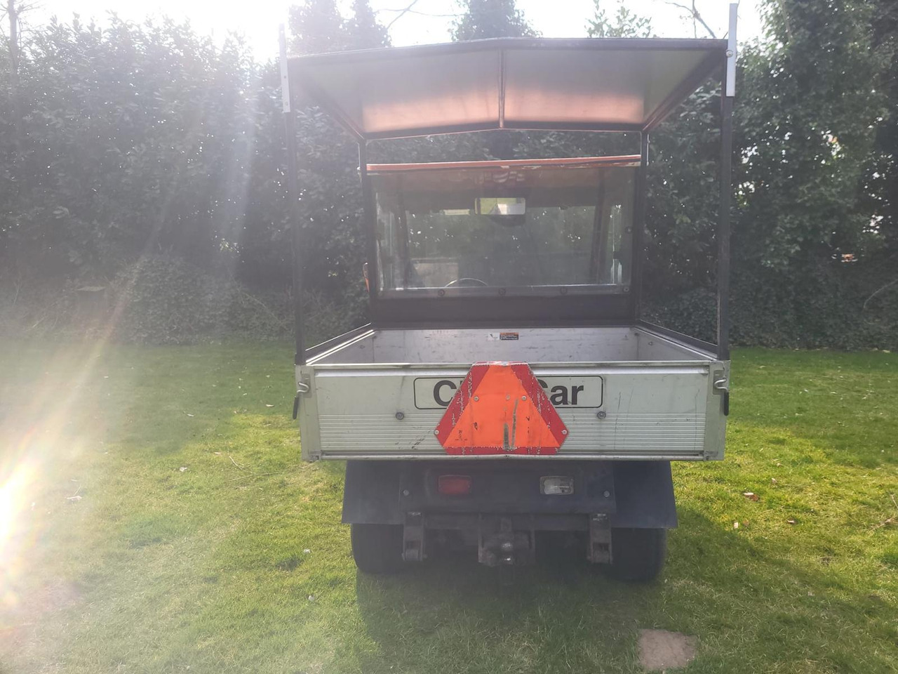 Club Car Carryall Turf 2 2009 Dichte Cabine en Elektrische Kiepbak Marge kavel Incl Lader - Carrito de golf: foto 4 Club Car Carryall Turf 2 2009 Dichte Cabine en Elektrische Kiepbak Marge kavel Incl Lader - Carrito de golf: foto 4