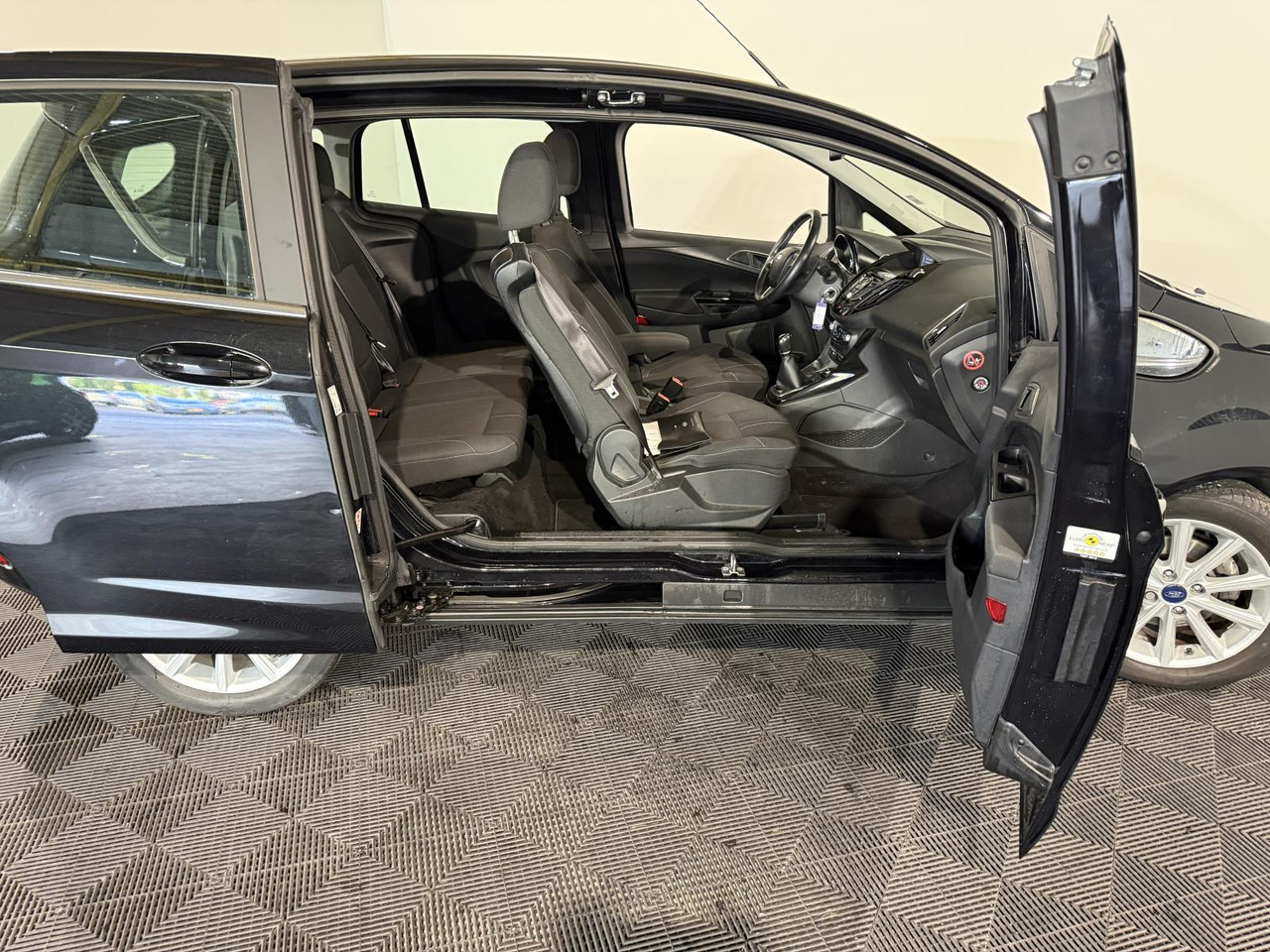 Ford | B-Max | 1.0 EcoBoost Titanium | 2015 | 149.480 km | GV907T | Logisch - Coche: foto 4 Ford | B-Max | 1.0 EcoBoost Titanium | 2015 | 149.480 km | GV907T | Logisch - Coche: foto 4