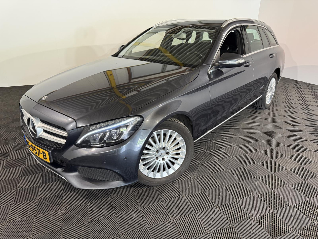 Mercedes-Benz C-klasse Estate 180 CDI Lease Edition | 2015 | 254.154 km | GG-957-B - Coche: foto 1 Mercedes-Benz C-klasse Estate 180 CDI Lease Edition | 2015 | 254.154 km | GG-957-B - Coche: foto 1