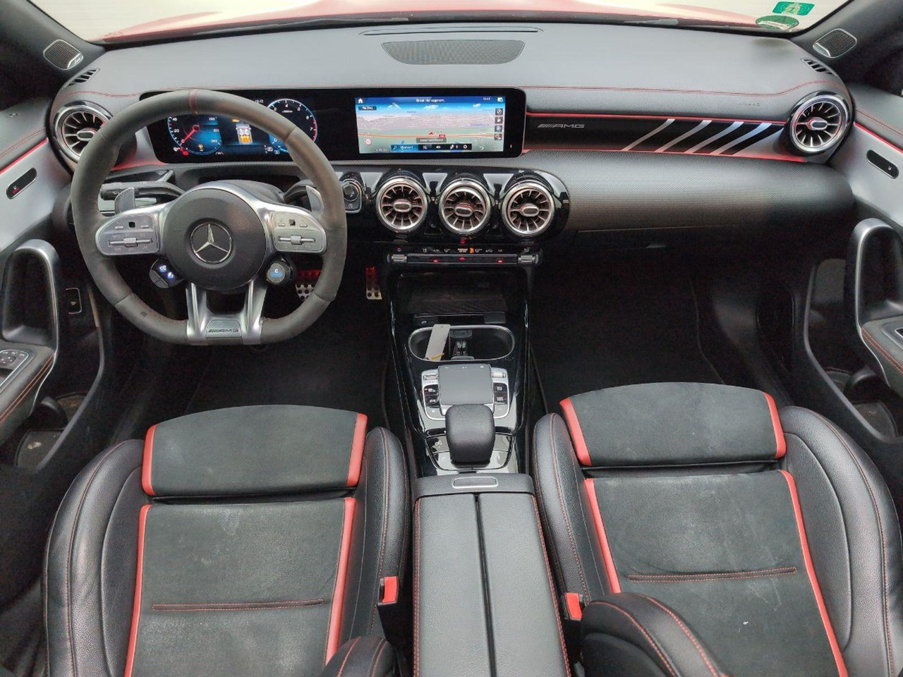 Mercedes-Benz CLA-klasse AMG 35 4MATIC Premium Plus | 2019 | 115.644 km | Automaat | K549PF | NAP: Geen oordeel - Sedan: foto 5 Mercedes-Benz CLA-klasse AMG 35 4MATIC Premium Plus | 2019 | 115.644 km | Automaat | K549PF | NAP: Geen oordeel - Sedan: foto 5