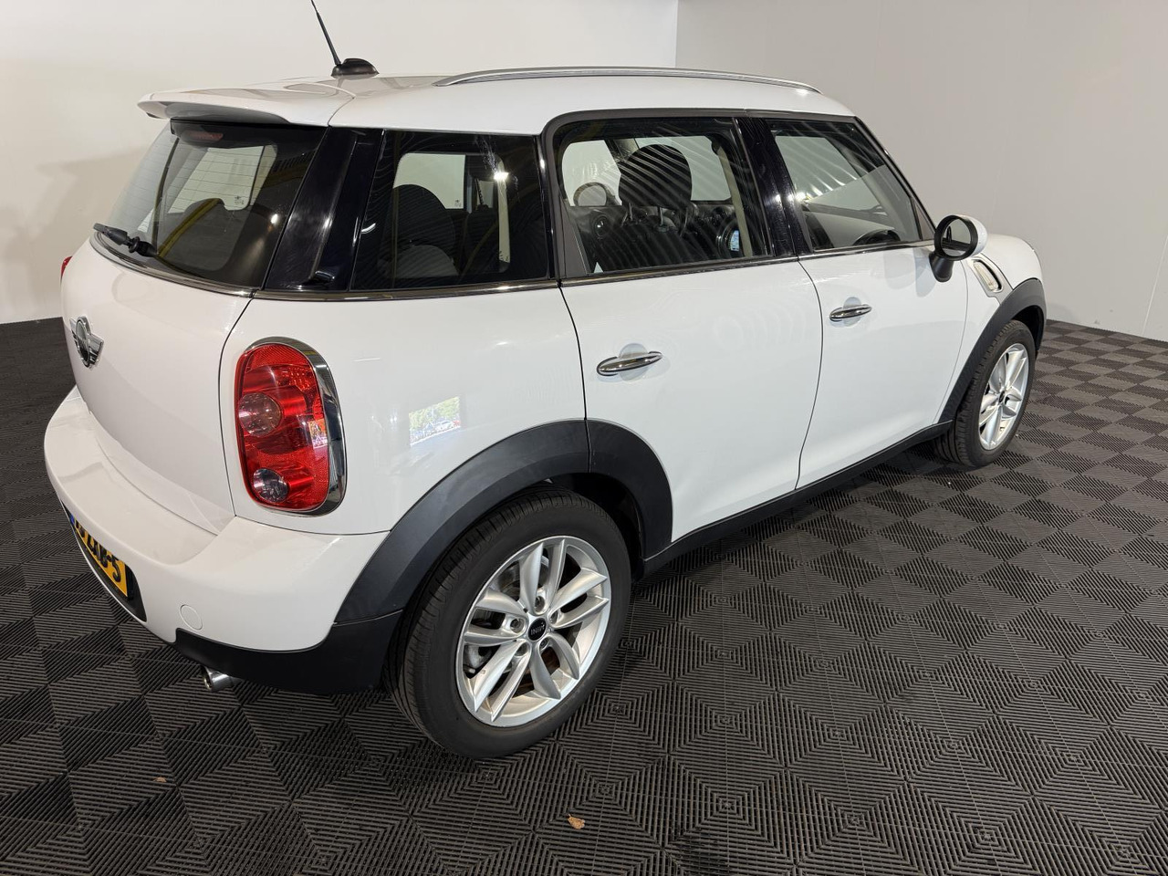 Mini | Mini Countryman | 1.6 Cooper Business Line | 2013 | 112.368 km | 73ZXB5 | Logisch - SUV/ Todoterreno: foto 5 Mini | Mini Countryman | 1.6 Cooper Business Line | 2013 | 112.368 km | 73ZXB5 | Logisch - SUV/ Todoterreno: foto 5