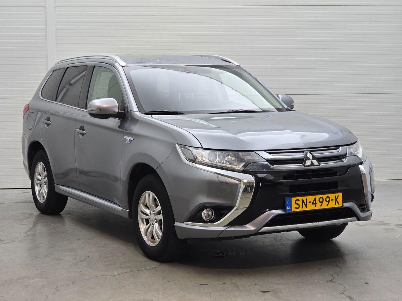 Mitsubishi Outlander 2.0 PHEV Pure | 2018 | 197.128 km | Automaat | SN499K | NAP: Logisch - SUV/ Todoterreno: foto 2 Mitsubishi Outlander 2.0 PHEV Pure | 2018 | 197.128 km | Automaat | SN499K | NAP: Logisch - SUV/ Todoterreno: foto 2