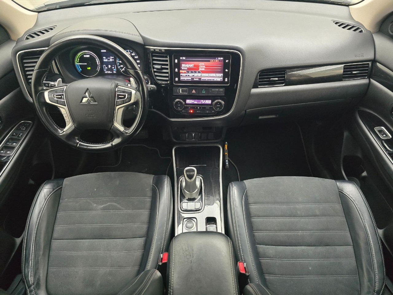 Mitsubishi Outlander 2.0 PHEV Pure | 2018 | 197.128 km | Automaat | SN499K | NAP: Logisch - SUV/ Todoterreno: foto 5 Mitsubishi Outlander 2.0 PHEV Pure | 2018 | 197.128 km | Automaat | SN499K | NAP: Logisch - SUV/ Todoterreno: foto 5