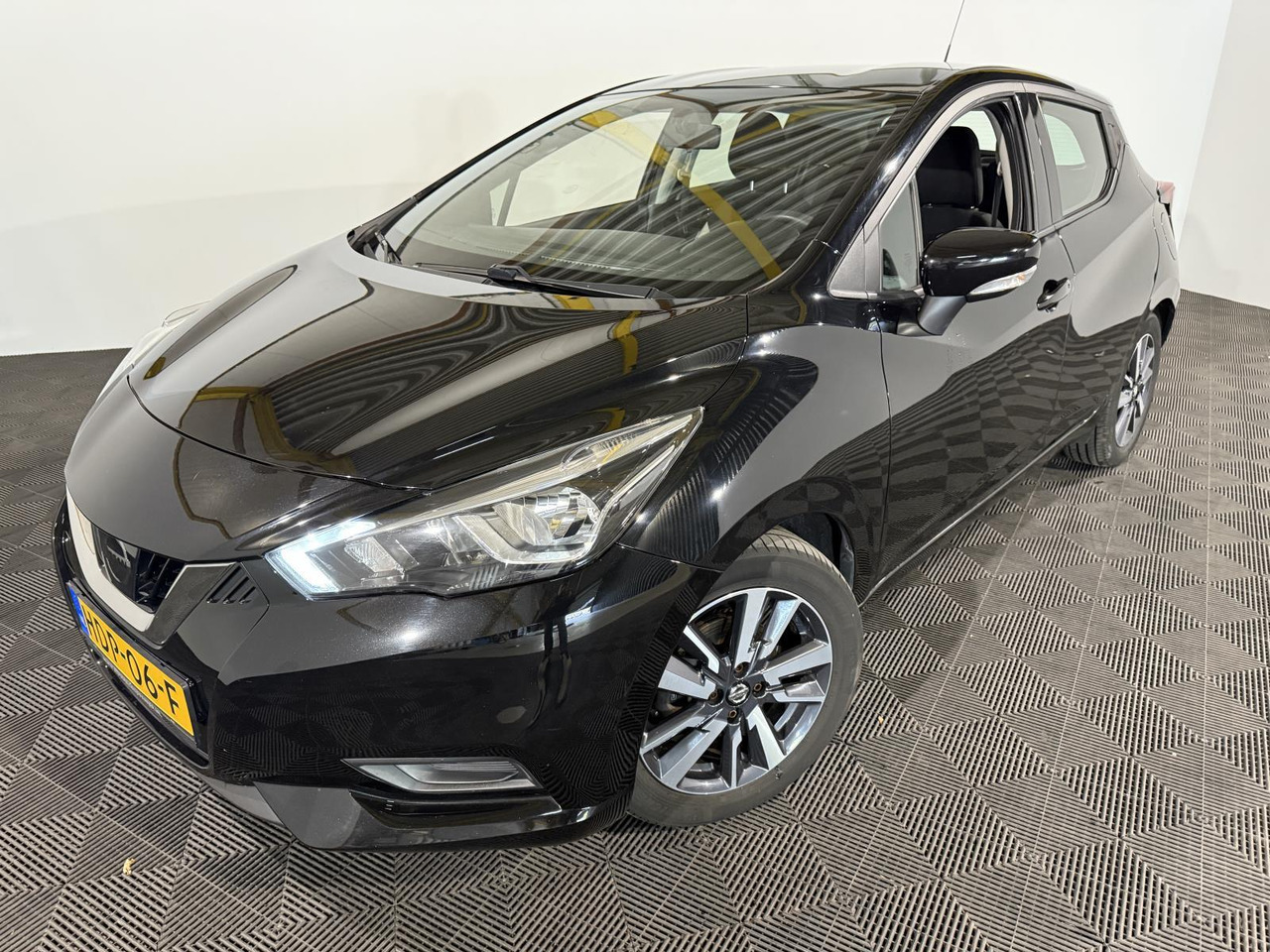 Nissan | Micra | 0.9 IG-T Acenta | 2018 | 158.656 km | HDP06F | Geen oordeel - Hatchback: foto 1 Nissan | Micra | 0.9 IG-T Acenta | 2018 | 158.656 km | HDP06F | Geen oordeel - Hatchback: foto 1