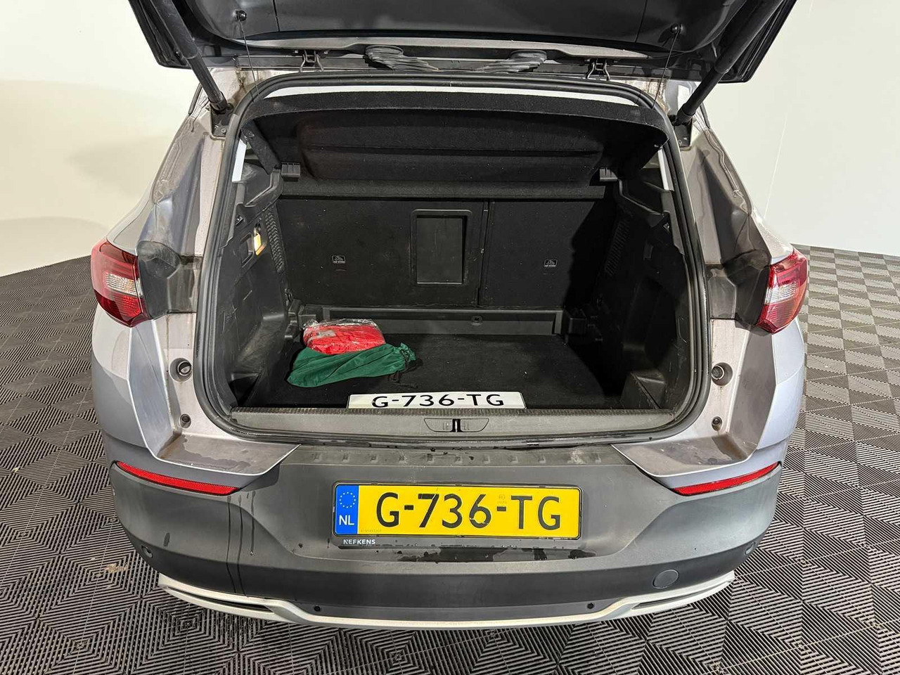 Opel Grandland X 1.2 Turbo Business Executive | 2019 | 200.645 km | G-736-TG - Coche: foto 5 Opel Grandland X 1.2 Turbo Business Executive | 2019 | 200.645 km | G-736-TG - Coche: foto 5