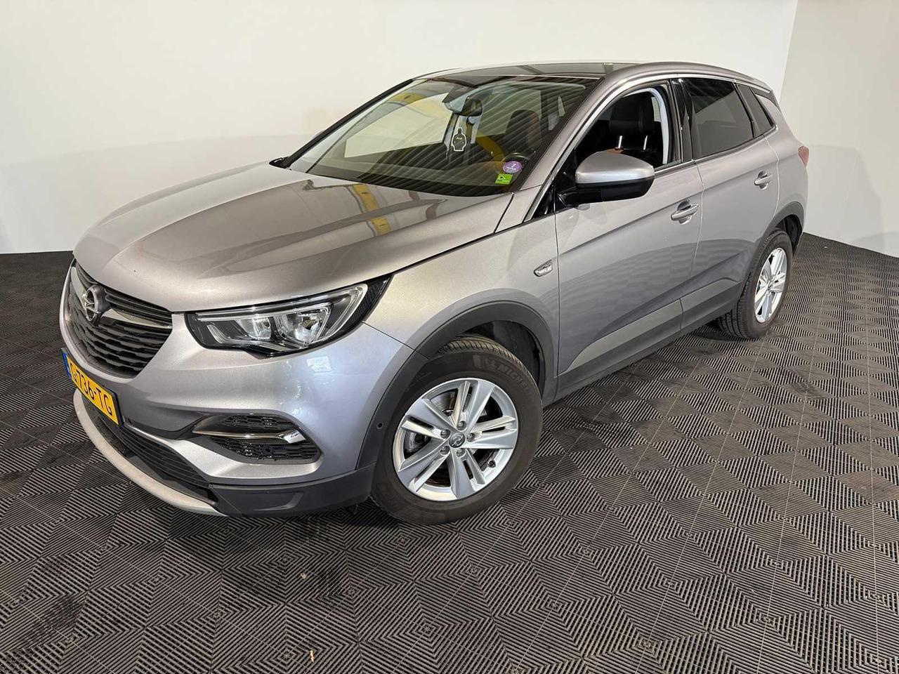 Opel Grandland X 1.2 Turbo Business Executive | 2019 | 200.645 km | G-736-TG - Coche: foto 1 Opel Grandland X 1.2 Turbo Business Executive | 2019 | 200.645 km | G-736-TG - Coche: foto 1