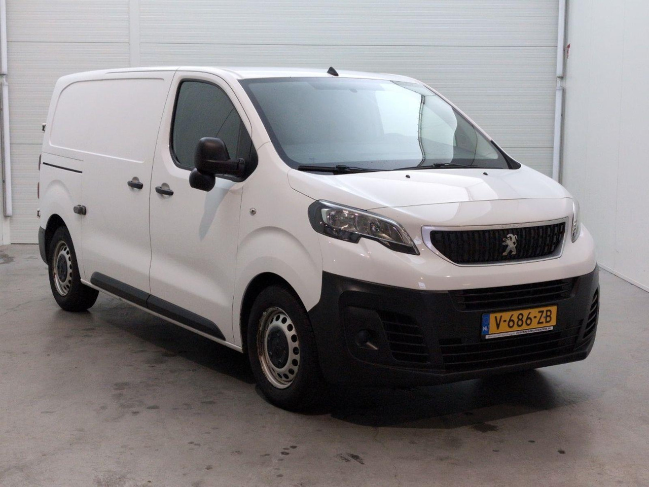 Peugeot Expert 226S 1.6 BlueHDI 115 Pro | 2016 | 171.857 km | V686ZB | NAP: Geen oordeel - Furgón: foto 2 Peugeot Expert 226S 1.6 BlueHDI 115 Pro | 2016 | 171.857 km | V686ZB | NAP: Geen oordeel - Furgón: foto 2