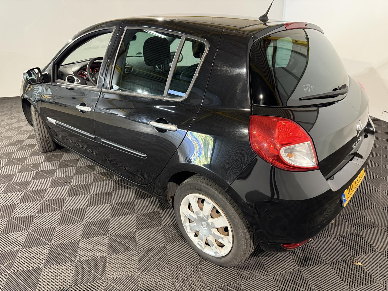 Renault | Clio | 1.2 Authentique | 2012 | 216.427 km | 56TSF7 | Logisch - Hatchback: foto 3 Renault | Clio | 1.2 Authentique | 2012 | 216.427 km | 56TSF7 | Logisch - Hatchback: foto 3