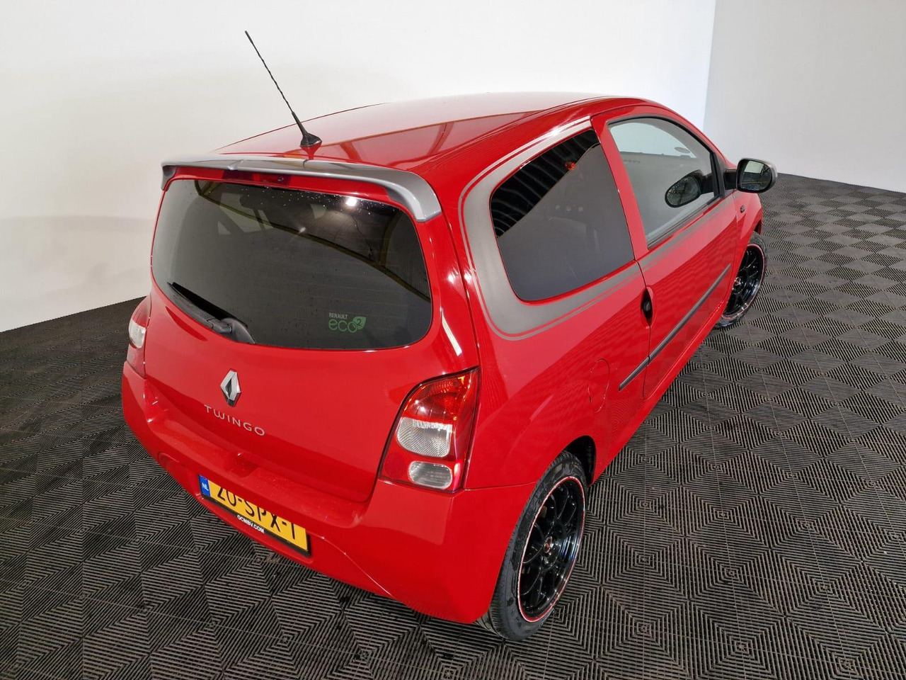 Renault Twingo 1.2-16V Collection | 2011 | 149.179 km | 20-SPX-1 - Hatchback: foto 4 Renault Twingo 1.2-16V Collection | 2011 | 149.179 km | 20-SPX-1 - Hatchback: foto 4