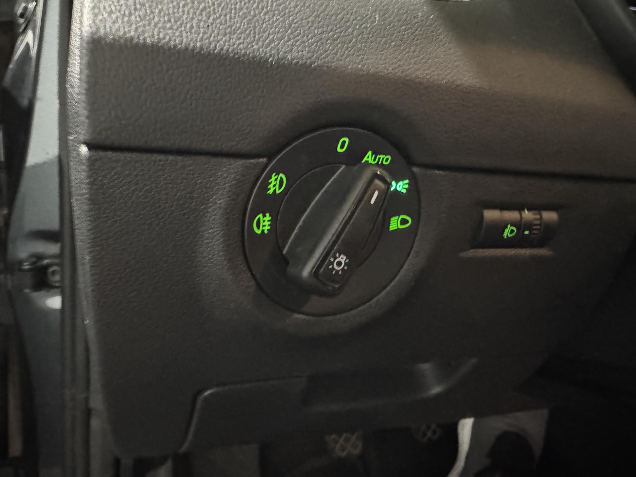 Skoda Octavia Combi 1.2 TSI Greentech Ambition Businessline | 2014 | 209.293 km | 3-XJD-55 - Coche: foto 5 Skoda Octavia Combi 1.2 TSI Greentech Ambition Businessline | 2014 | 209.293 km | 3-XJD-55 - Coche: foto 5