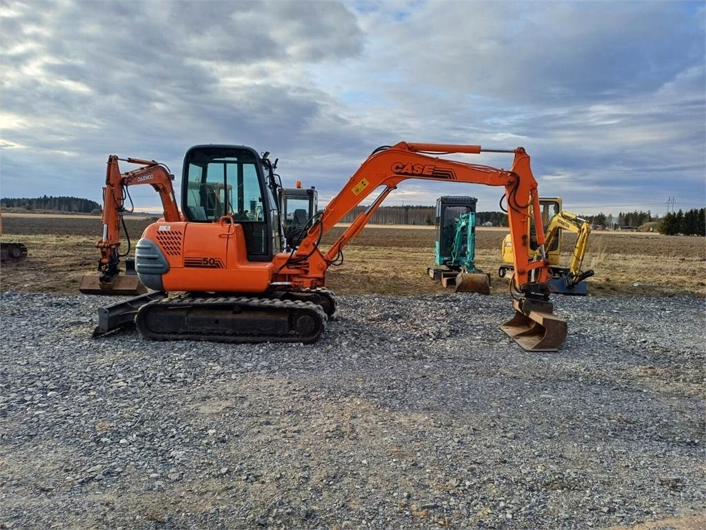 Case CX50 kallistajalla - Miniexcavadora: foto 5 Case CX50 kallistajalla - Miniexcavadora: foto 5