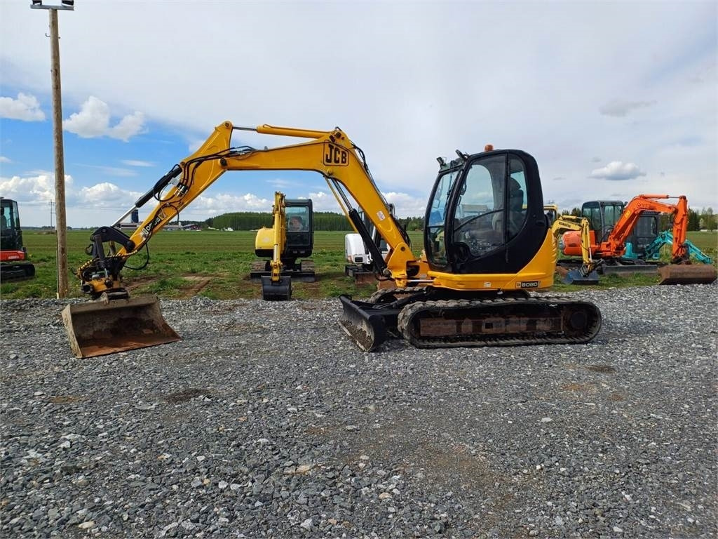 JCB 8080 pyörittäjällä - Miniexcavadora: foto 2 JCB 8080 pyörittäjällä - Miniexcavadora: foto 2