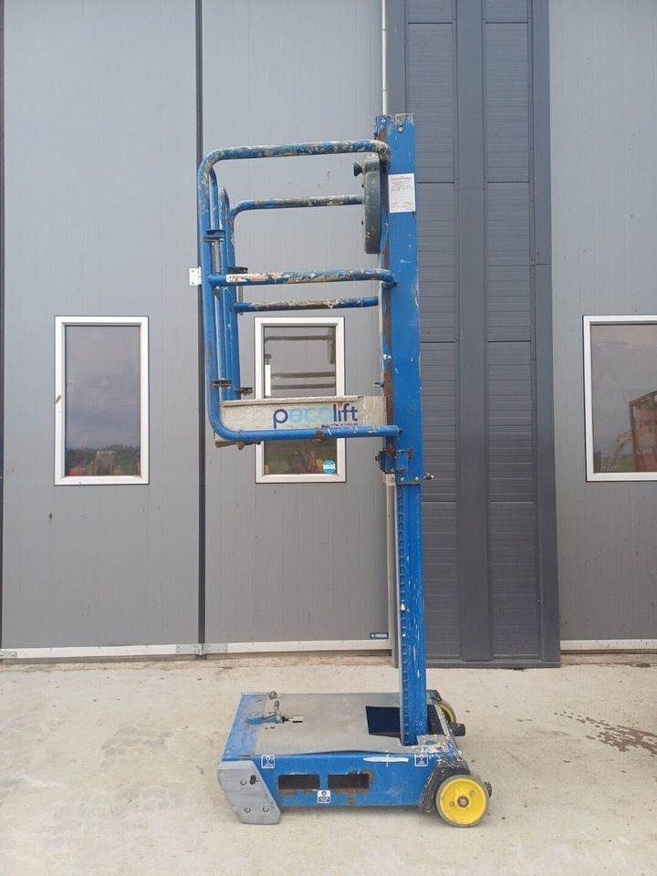 JLG Peco lift henkilönostin - Plataforma de mástil vertical: foto 1 JLG Peco lift henkilönostin - Plataforma de mástil vertical: foto 1
