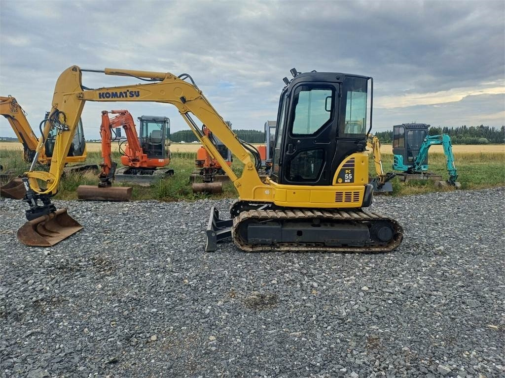 Komatsu PC50mr2 kallistuvalla liittimellä - Miniexcavadora: foto 2 Komatsu PC50mr2 kallistuvalla liittimellä - Miniexcavadora: foto 2