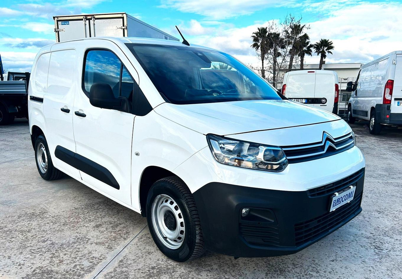 Citroen Berlingo 1.6 hdi 100 cv - Furgoneta pequeña: foto 3 Citroen Berlingo 1.6 hdi 100 cv - Furgoneta pequeña: foto 3