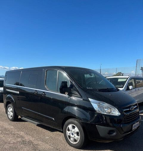 Ford Tourneo Custom Tourneo Custom 310 2.0 TDCi 17 - Coche: foto 5 Ford Tourneo Custom Tourneo Custom 310 2.0 TDCi 17 - Coche: foto 5