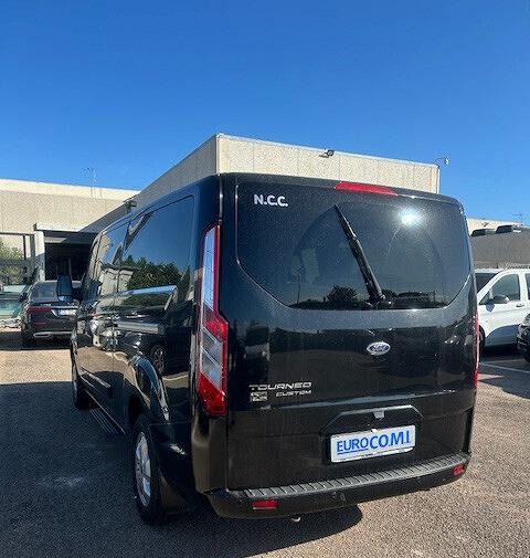 Ford Tourneo Custom Tourneo Custom 310 2.0 TDCi 17 - Coche: foto 2 Ford Tourneo Custom Tourneo Custom 310 2.0 TDCi 17 - Coche: foto 2