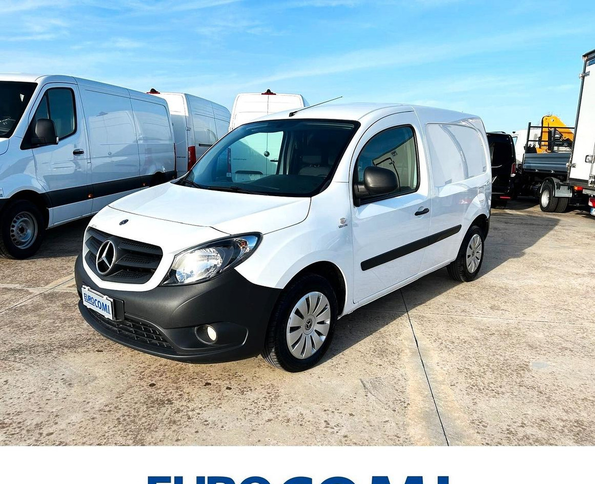 Mercedes Benz Citan 111 cdi Long 3 posti - Furgoneta pequeña: foto 1 Mercedes Benz Citan 111 cdi Long 3 posti - Furgoneta pequeña: foto 1