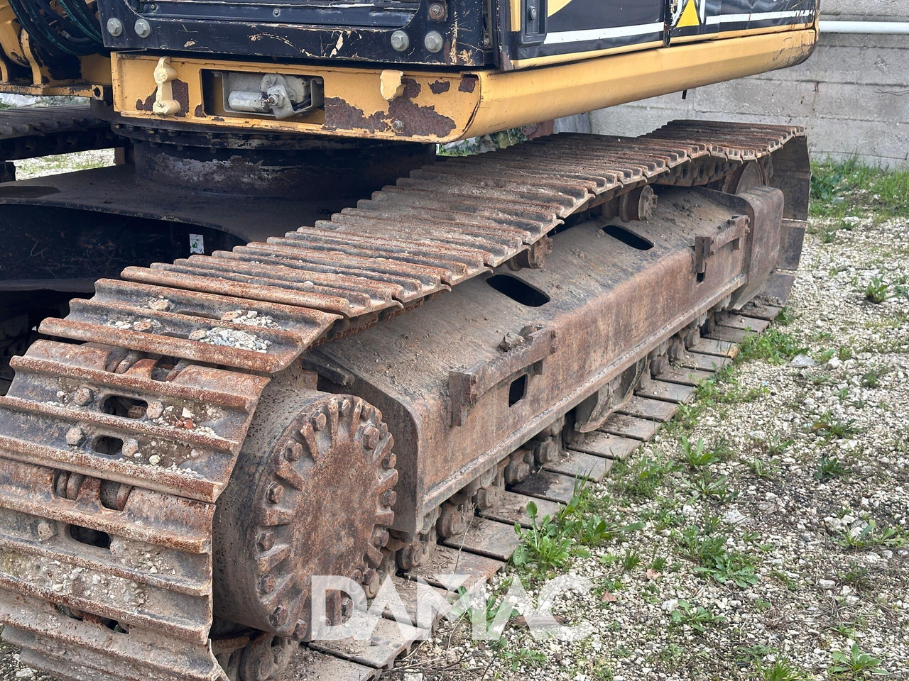 CATERPILLAR 318B - Excavadora de cadenas: foto 3 CATERPILLAR 318B - Excavadora de cadenas: foto 3