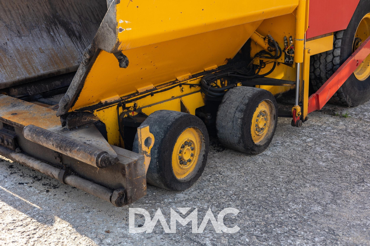 Pavimentadora de asfalto DYNAPAC F121-4W: foto 13