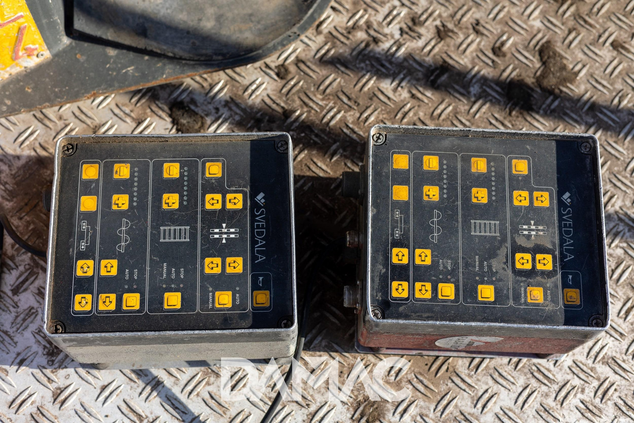 Pavimentadora de asfalto DYNAPAC F121-4W: foto 20