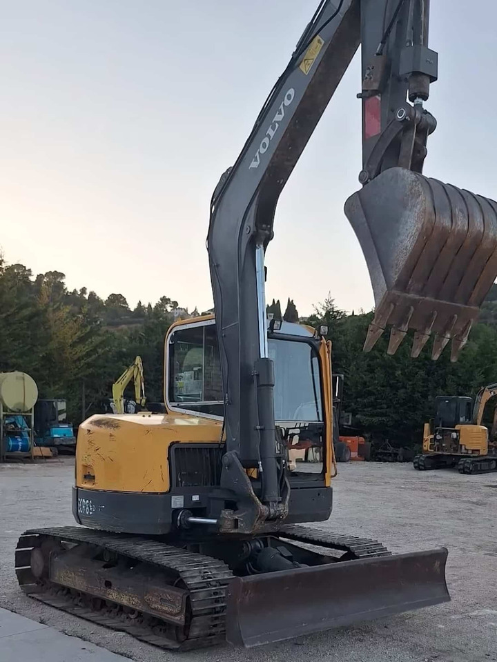 VOLVO ECR88 PLUS - Miniexcavadora: foto 1 VOLVO ECR88 PLUS - Miniexcavadora: foto 1