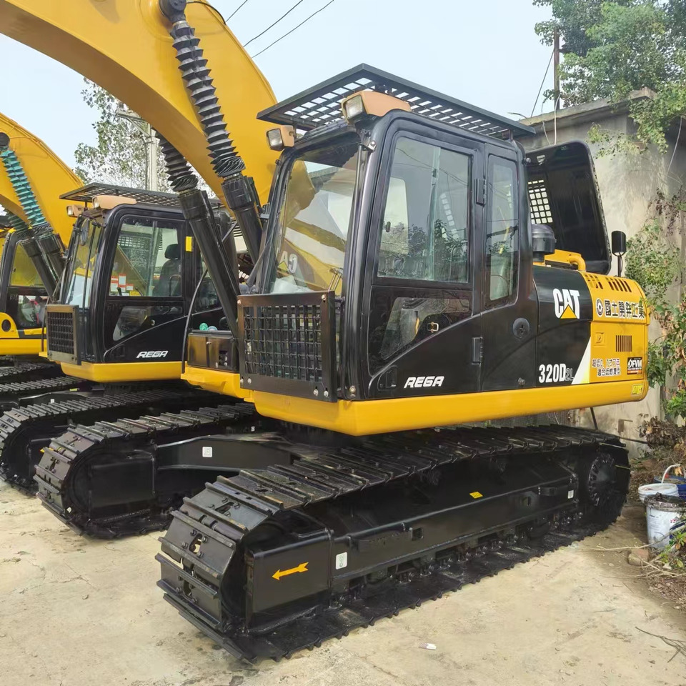 CATERPILLAR 320D2L - Excavadora de cadenas: foto 4 CATERPILLAR 320D2L - Excavadora de cadenas: foto 4