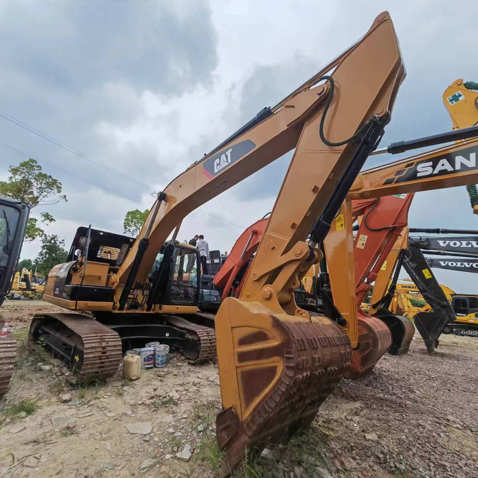 CATERPILLAR 325D2 - Excavadora de cadenas: foto 1 CATERPILLAR 325D2 - Excavadora de cadenas: foto 1