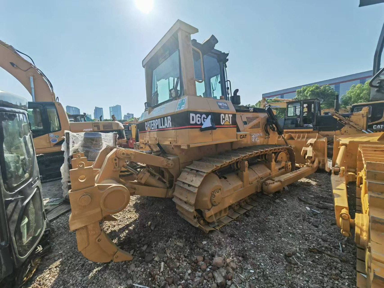 CATERPILLAR D6G - Bulldozer: foto 1 CATERPILLAR D6G - Bulldozer: foto 1
