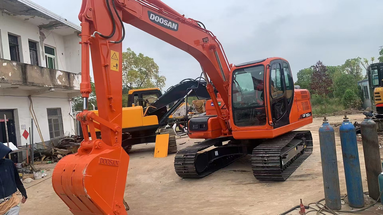 DOOSAN DX150 - Excavadora de cadenas: foto 3 DOOSAN DX150 - Excavadora de cadenas: foto 3