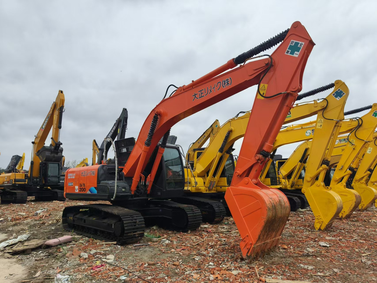 HITACHI ZX200 - Excavadora de cadenas: foto 1 HITACHI ZX200 - Excavadora de cadenas: foto 1