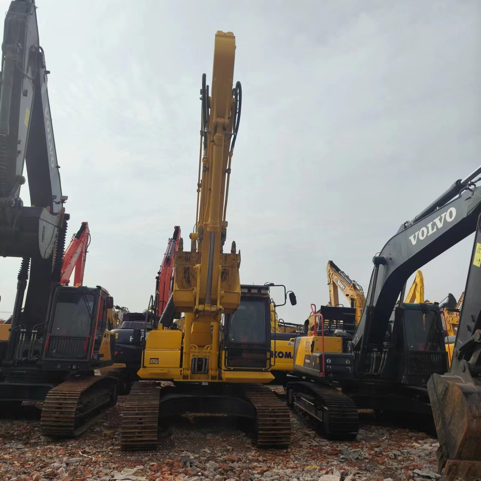 Excavadora de cadenas KOMATSU PC210LC: foto 6