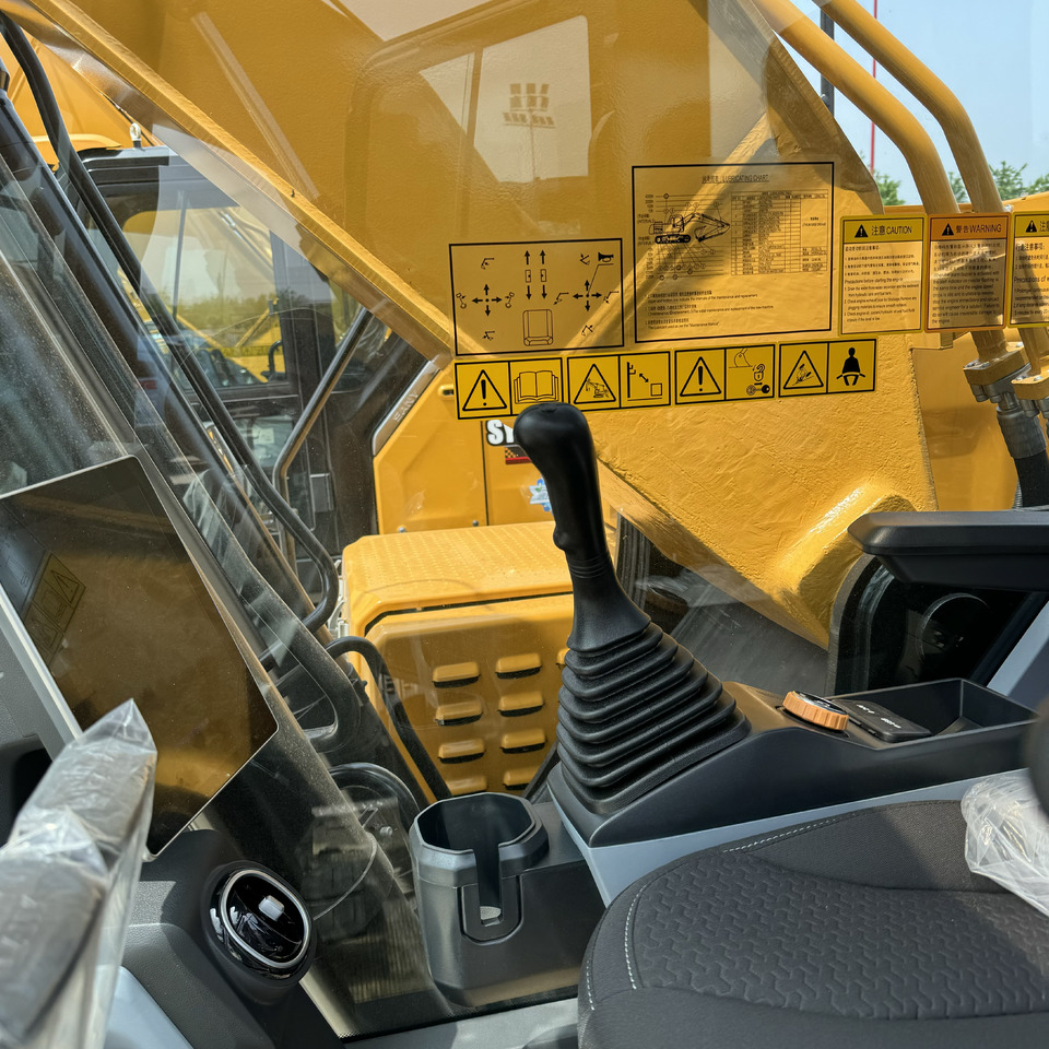 Excavadora de cadenas SANY SY215C: foto 10 Excavadora de cadenas SANY SY215C: foto 10