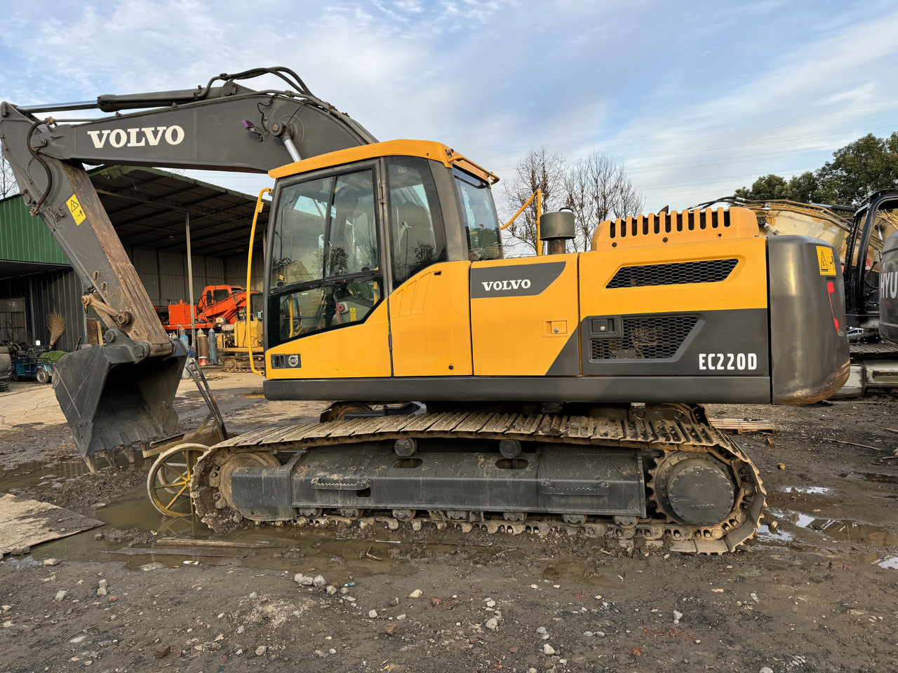 VOLVO EC220D - Excavadora de cadenas: foto 2 VOLVO EC220D - Excavadora de cadenas: foto 2