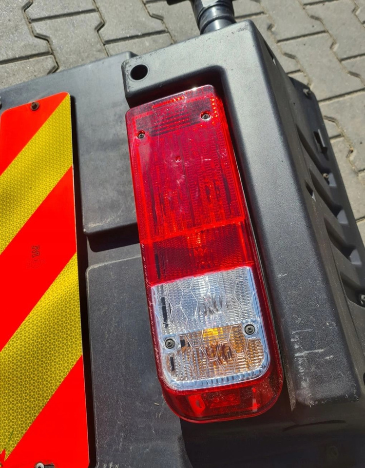 BŁOTNIK KOMPLETNY PRAWY TYŁ LAMPA CHLAPACZ MOCOWANIE FORD F-MAX CARGO - Guardabarros: foto 5 BŁOTNIK KOMPLETNY PRAWY TYŁ LAMPA CHLAPACZ MOCOWANIE FORD F-MAX CARGO - Guardabarros: foto 5