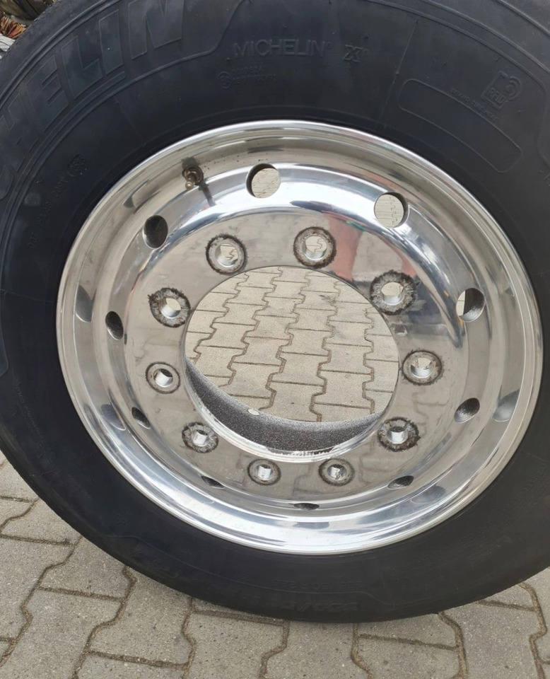 FELGA ALUMINIOWA ALCOA PRZÓD SZEROKA POLEROWANA 22,5 X 11,75 ET 120 TIR 22606576 - Llanta: foto 2 FELGA ALUMINIOWA ALCOA PRZÓD SZEROKA POLEROWANA 22,5 X 11,75 ET 120 TIR 22606576 - Llanta: foto 2