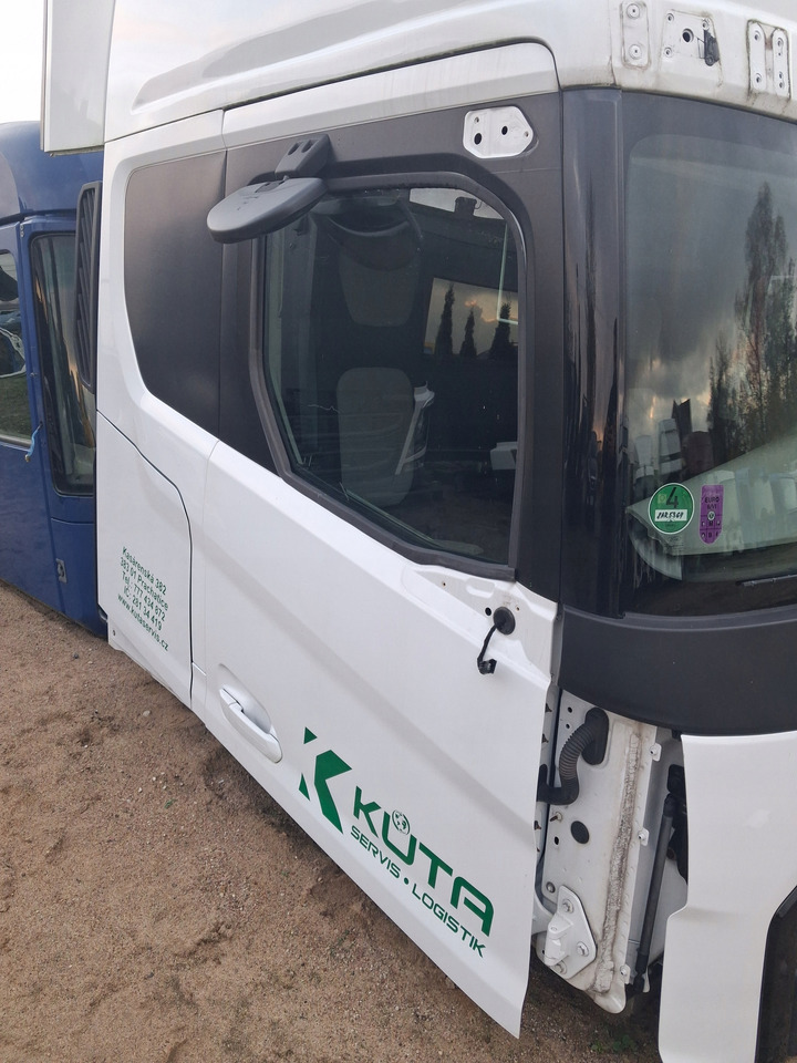 FORD DRZWI KOMPLETNE PRAWE FORD F-MAX 500 TRUCKS EURO 6 - Puerta y piezas para Camión: foto 2 FORD DRZWI KOMPLETNE PRAWE FORD F-MAX 500 TRUCKS EURO 6 - Puerta y piezas para Camión: foto 2